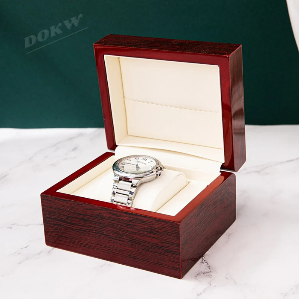 Écrin laqué DOKW — Une montre